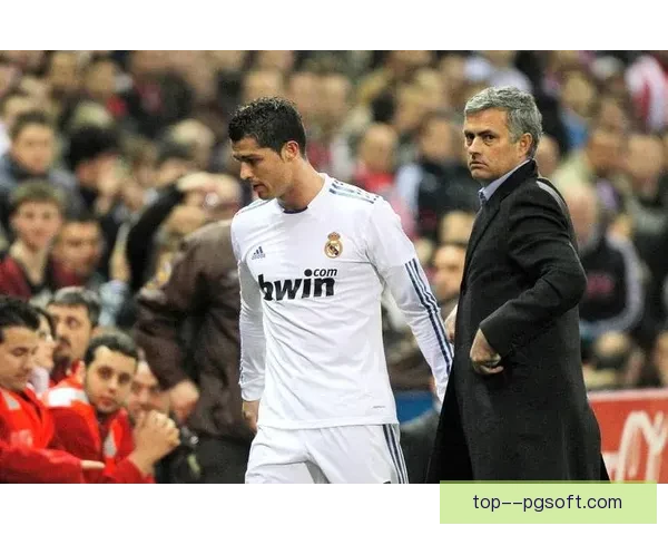 从防守回追到整体压迫重新审视C罗的隐形贡献价值在现代战术体系中的意义