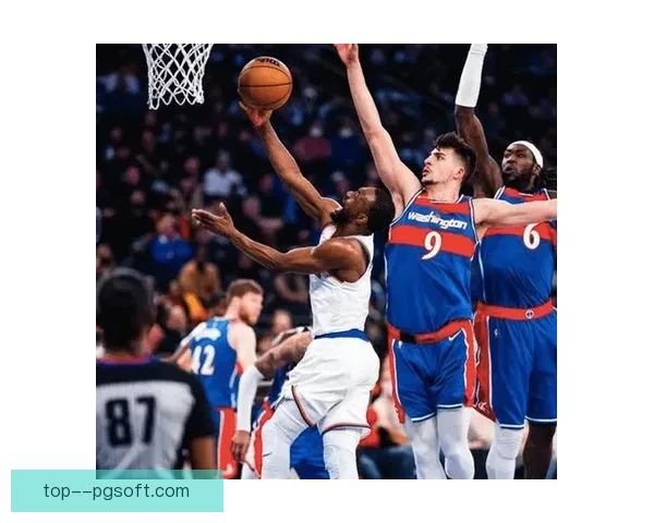 卡明斯基精彩扑救助卢顿稳守大门力保不失成比赛关键时刻